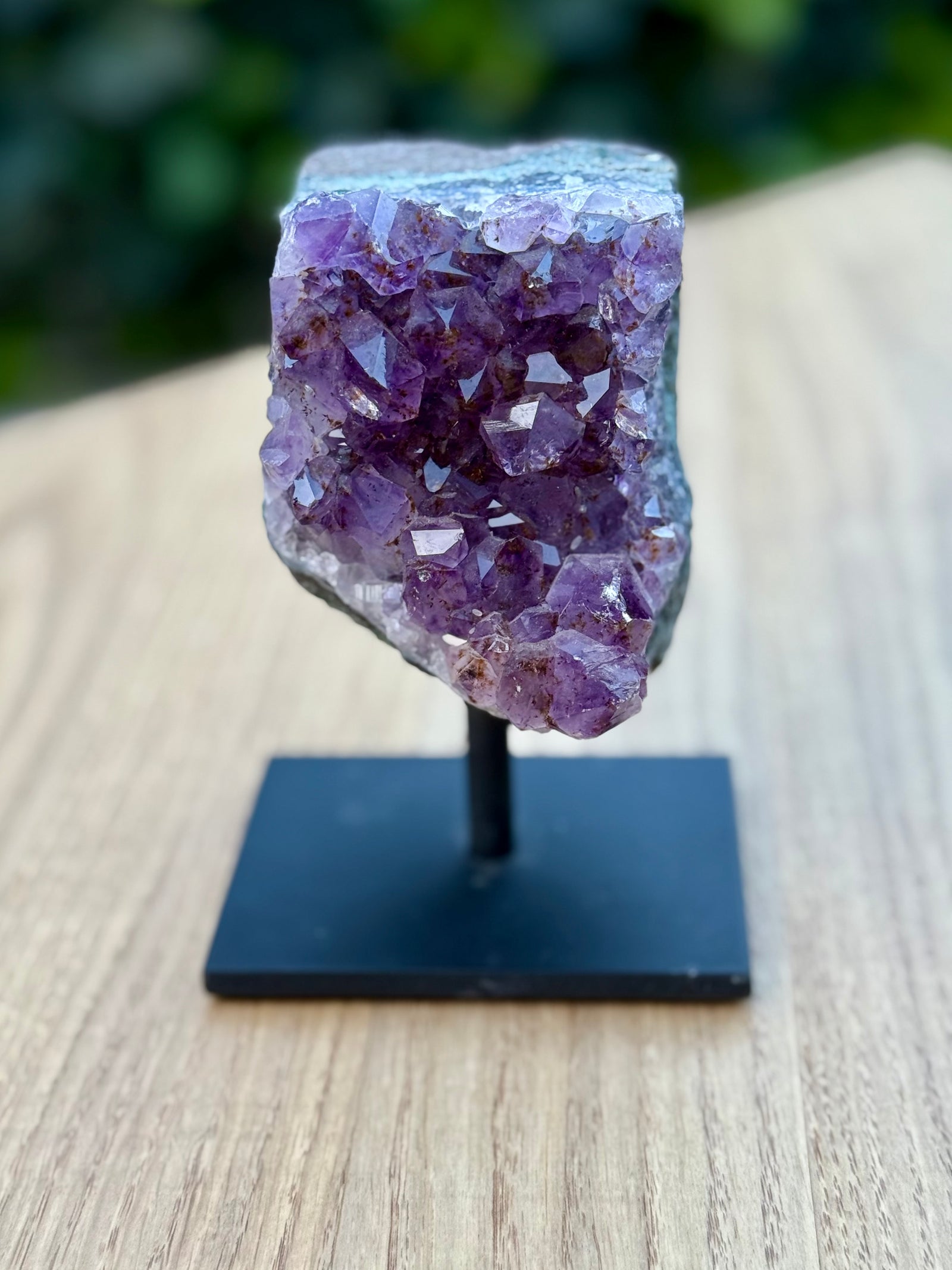 Amethist op sokkel