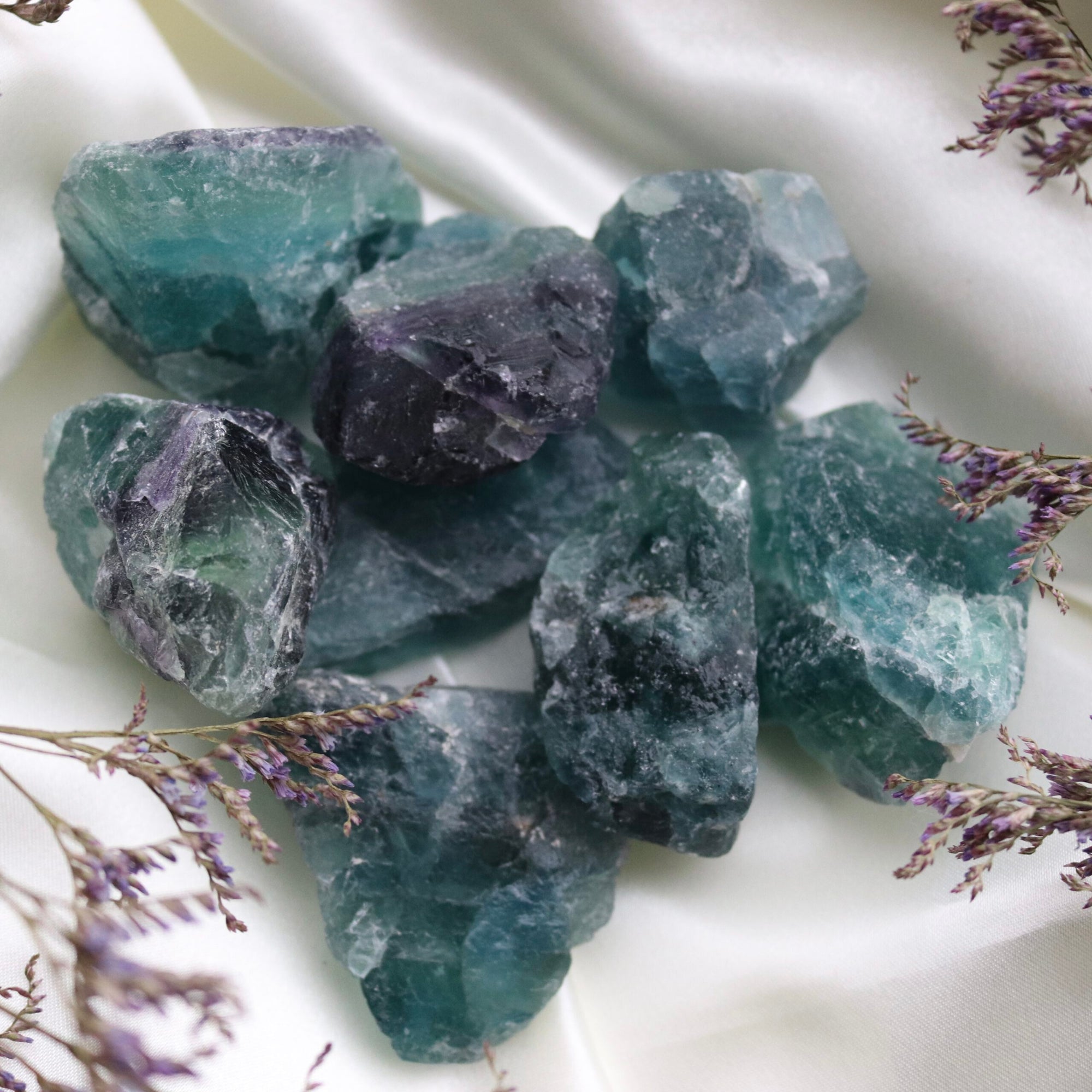 Blauwe, paarse en gemengde fluoriet ruw