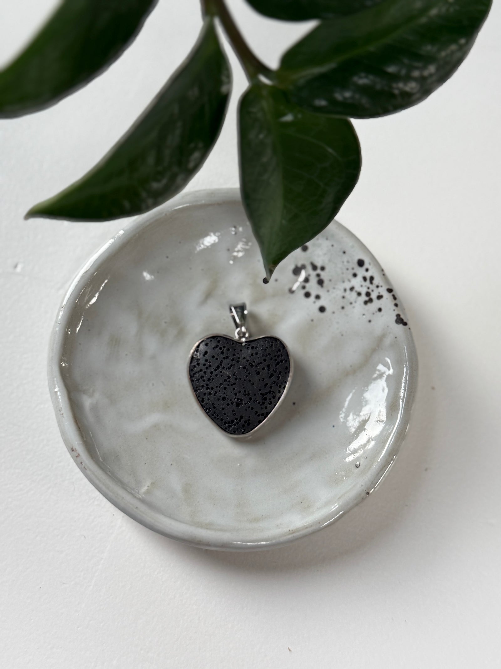 Lavasteen hart hanger