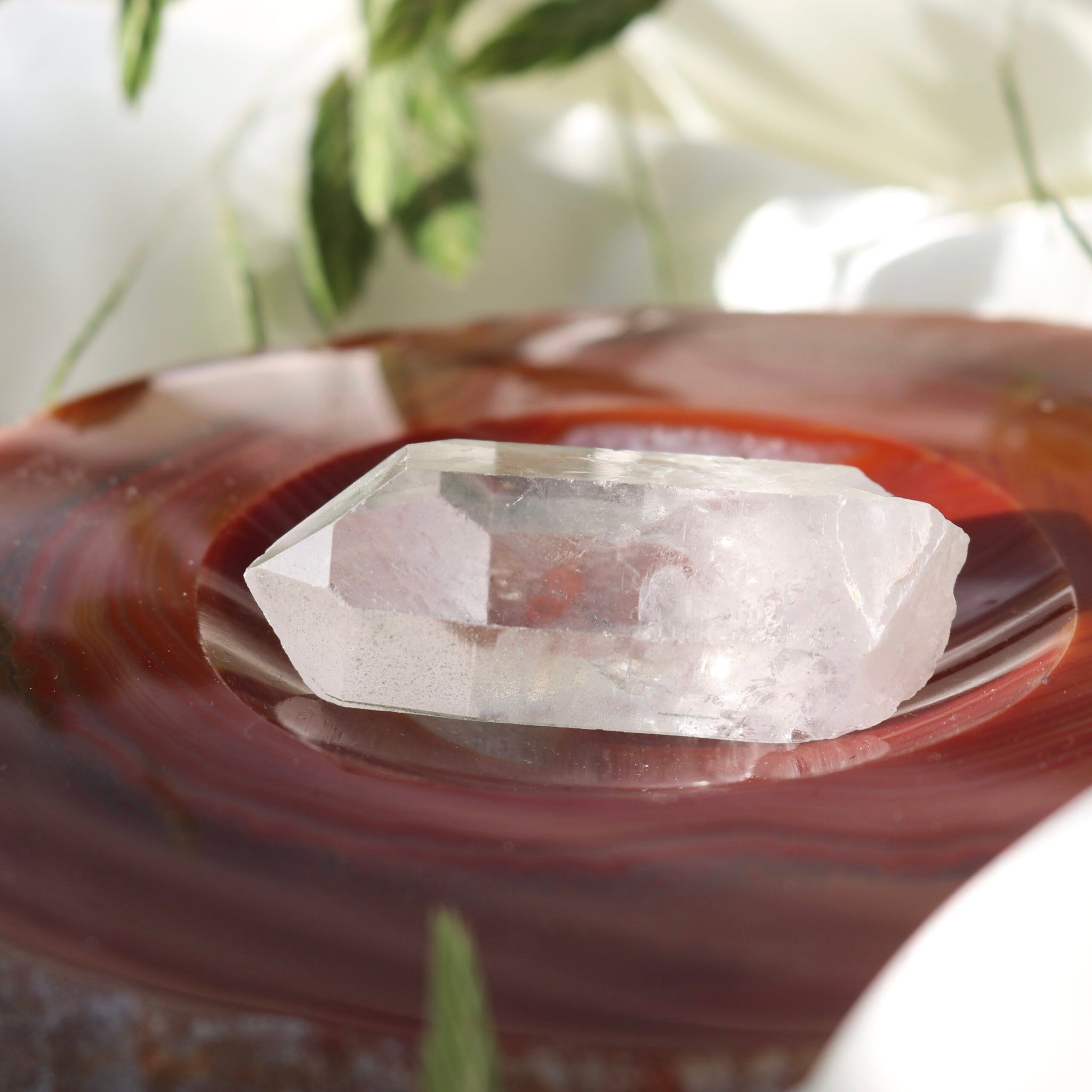 Agaat schaal met edelstenen